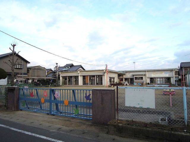 近くの幼稚園・保育園まで1,200m（徒歩15分）