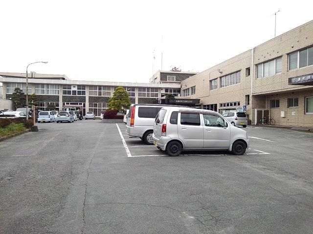 近くの役所まで788m（徒歩10分）