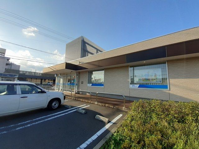 近くの銀行まで1,395m（徒歩18分）