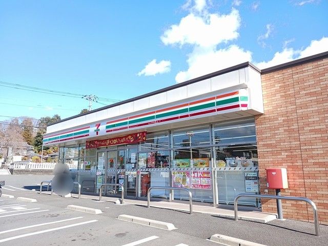 近くのセブンイレブン富士市三ツ倉町店まで395m（徒歩5分）