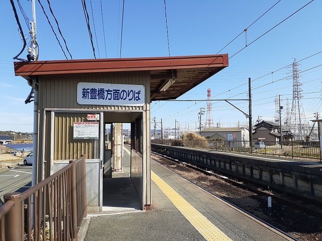 近くの駅まで1,100m（徒歩14分）