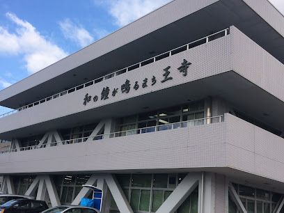 近くの役所まで1,000m（徒歩13分）
