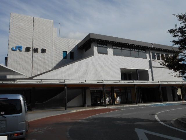 近くのＪＲ彦根駅まで350m（徒歩5分）
