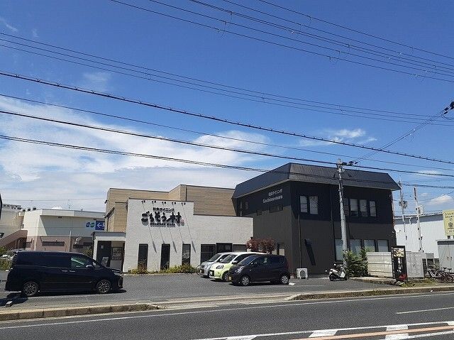 近くの飲食店まで500m（徒歩7分）
