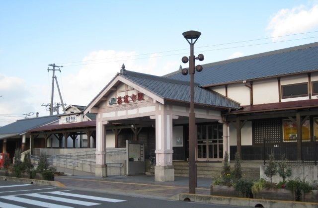近くのJR善通寺駅まで500m(徒歩7分)