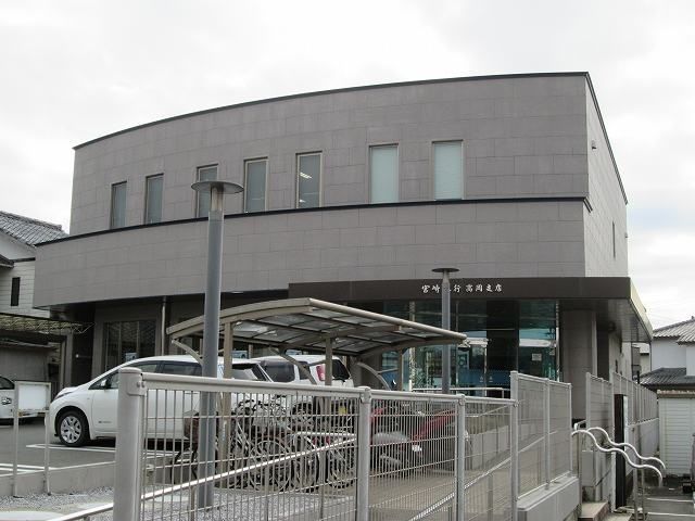 近くの銀行まで70m（徒歩1分）