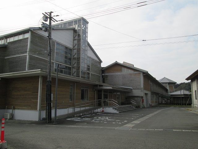 近くの小学校まで500m（徒歩7分）