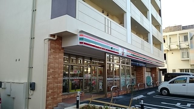 近くのセブンイレブン浦添宮城２丁目店まで600m（徒歩8分）