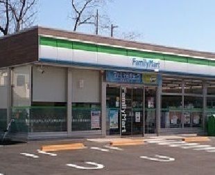 近くのコンビニまで500m（徒歩7分）