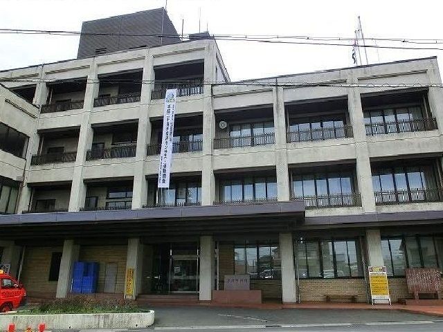 近くの役所まで1,200m（徒歩15分）