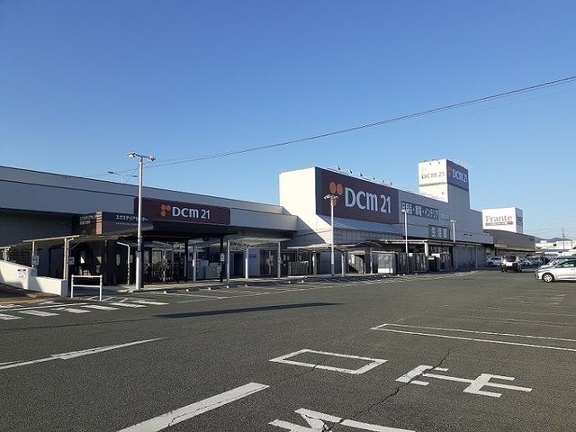 近くのＤＣＭカーマまで2,400m（徒歩30分）