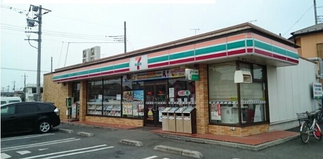 近くのコンビニまで350m（徒歩5分）