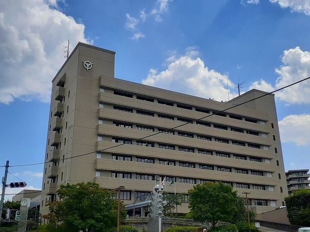 近くの宇治市役所まで750m（徒歩10分）