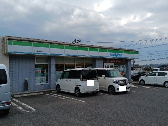 近くのコンビニまで400m（徒歩5分）