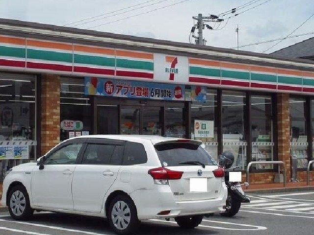 近くのコンビニまで1,300m（徒歩17分）
