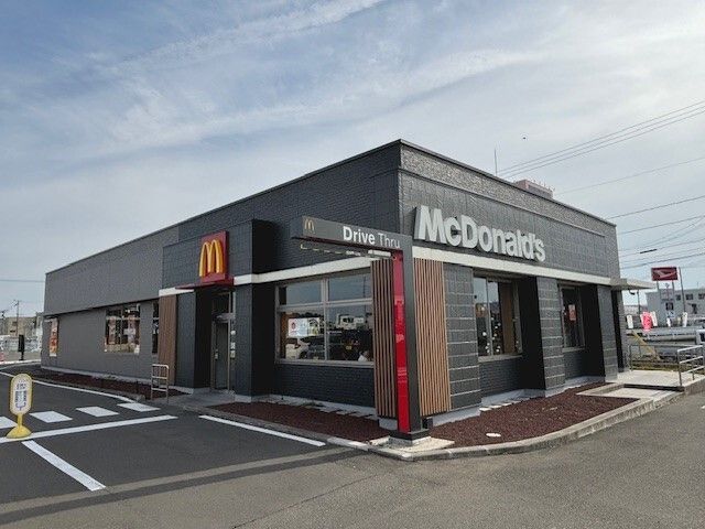 近くのマクドナルド 4号線岩沼店まで500m(徒歩7分)