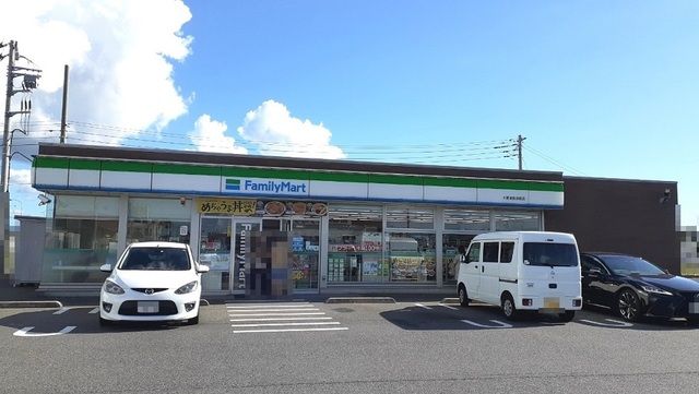 近くのコンビニまで600m（徒歩8分）