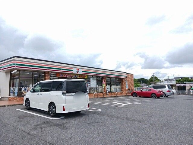 近くのセブン-イレブン市原青葉台入口まで260m（徒歩4分）