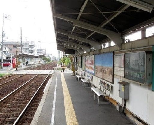 近くの駅まで1,300m（徒歩17分）