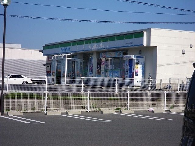 近くのコンビニまで1,000m（徒歩13分）