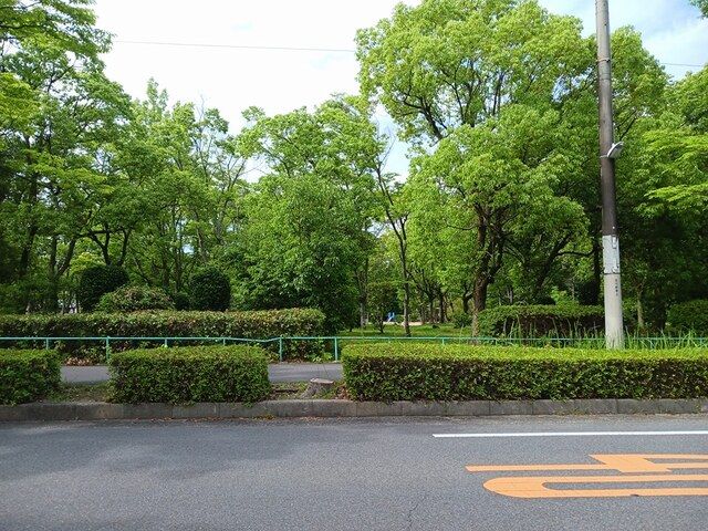 近くの公園まで1,319m（徒歩17分）