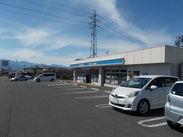 近くのコンビニまで130m（徒歩2分）