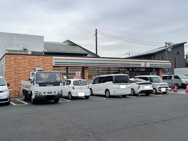 近くのコンビニまで350m（徒歩5分）