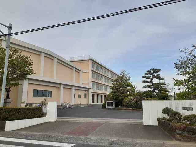 近くの浜松市立河輪小学校まで550m(徒歩7分)