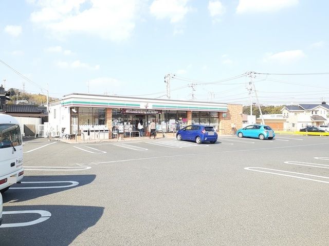 近くのセブンイレブンまで1,000m（徒歩13分）