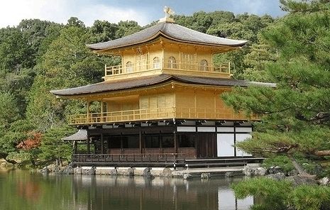 近くの金閣寺まで250m(徒歩4分)