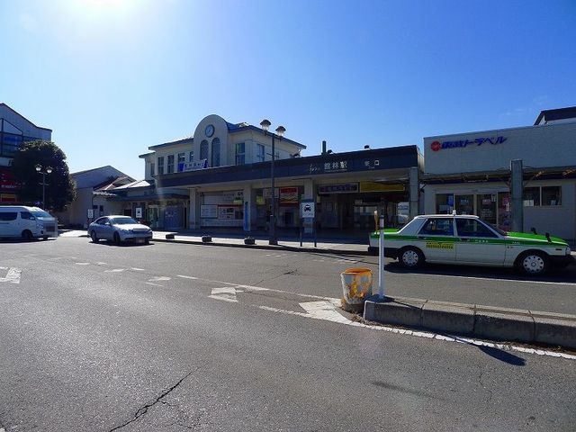 近くの駅まで3,600m（徒歩45分）