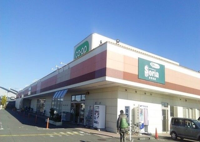 近くのスーパーまで800m（徒歩10分）