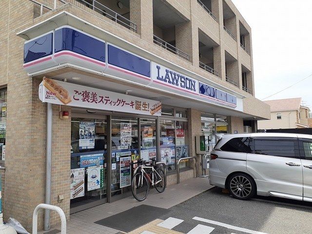 近くのコンビニまで280m（徒歩4分）