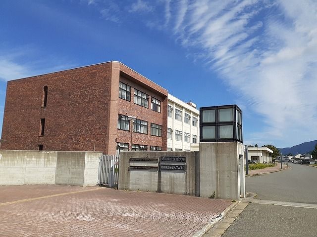 近くの青森県立保健大学まで1,300m（徒歩17分）