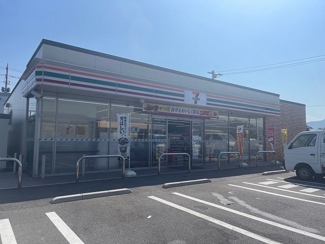 近くのコンビニまで1,400m（徒歩18分）