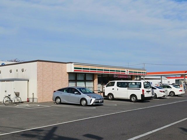近くのコンビニまで530m（徒歩7分）