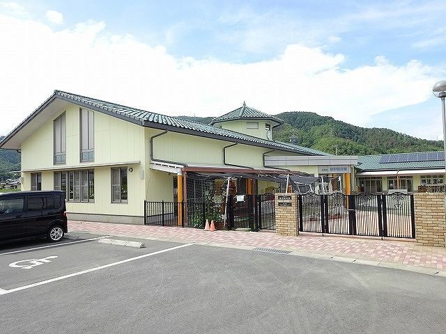 近くの幼稚園・保育園まで1,100m（徒歩14分）