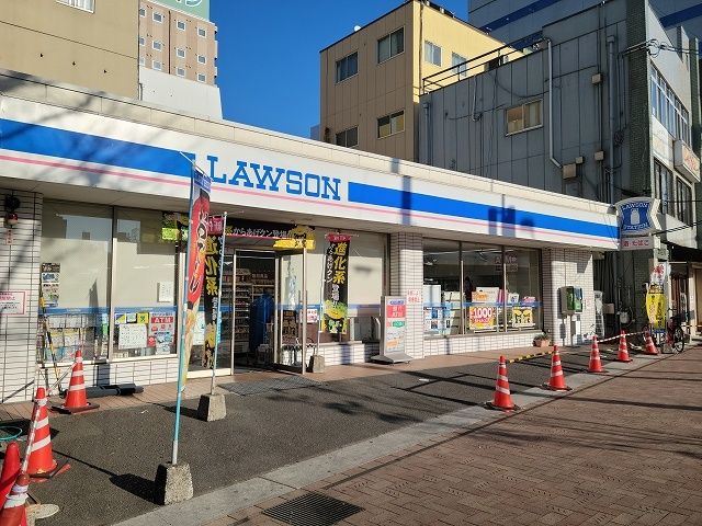 近くのコンビニまで450m（徒歩6分）