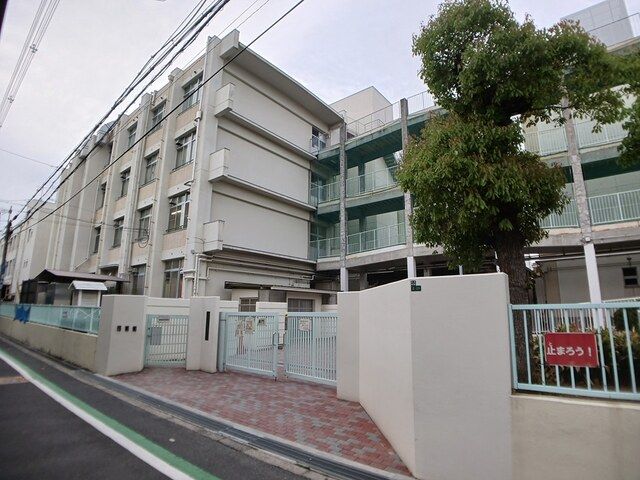 近くの大阪市立中本小学校まで140m(徒歩2分)
