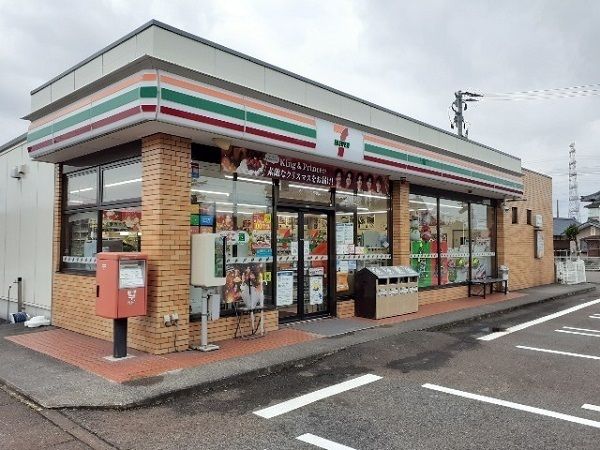 近くのセブンイレブン 聖籠網代浜店まで600m(徒歩8分)