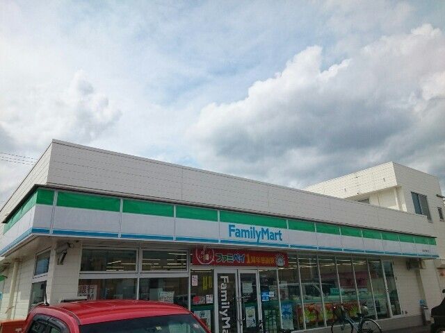近くのファミリーマート 春日井篠木店まで500m（徒歩7分）