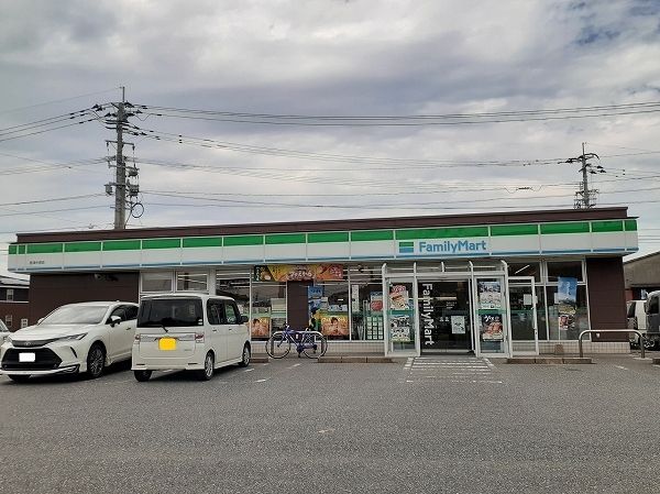 近くのファミリーマート 唐津中原店まで760m（徒歩10分）