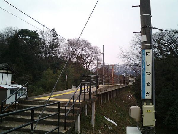 近くの西敦賀駅まで760m（徒歩10分）
