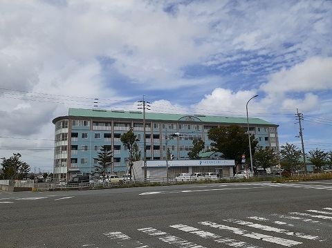 近くの病院まで1,000m（徒歩13分）