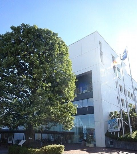 近くの役所まで700m（徒歩9分）
