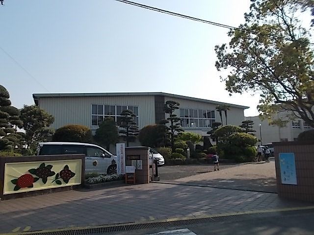 近くの北部東小学校まで1,700m(徒歩22分)