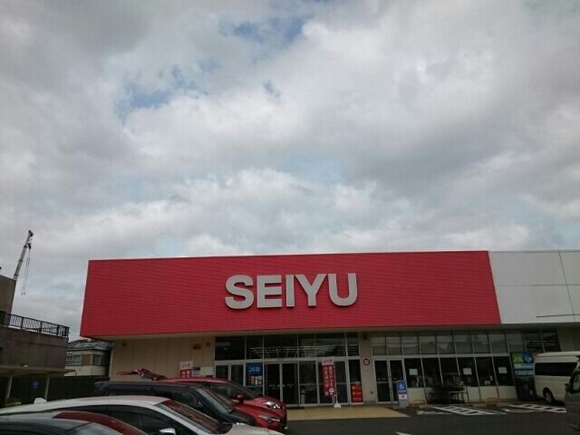 近くの西友勝川店まで450m(徒歩6分)