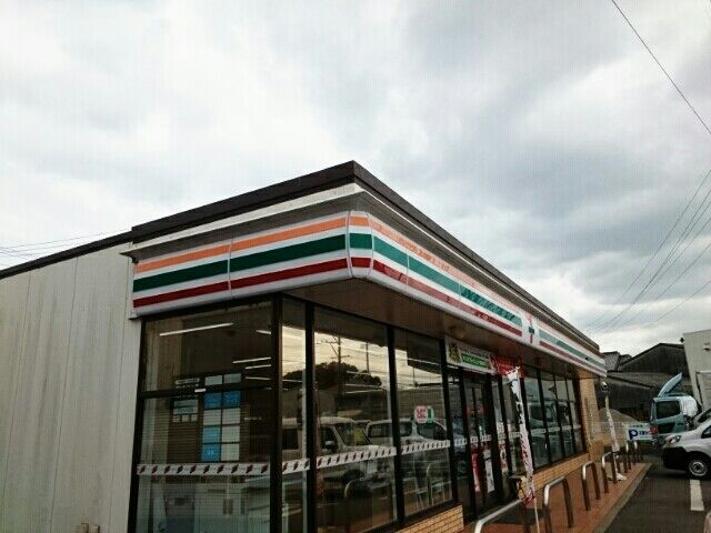 近くのセブン-イレブン 勝川新町店まで170m(徒歩3分)