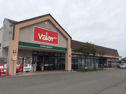 近くのバロー金津店まで1,500m（徒歩19分）