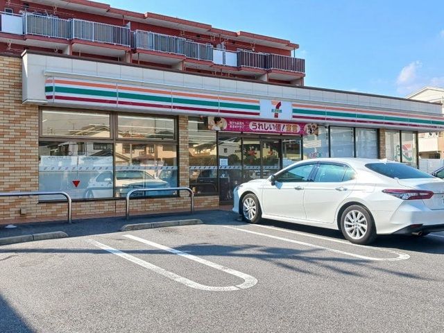 近くのコンビニまで500m（徒歩7分）